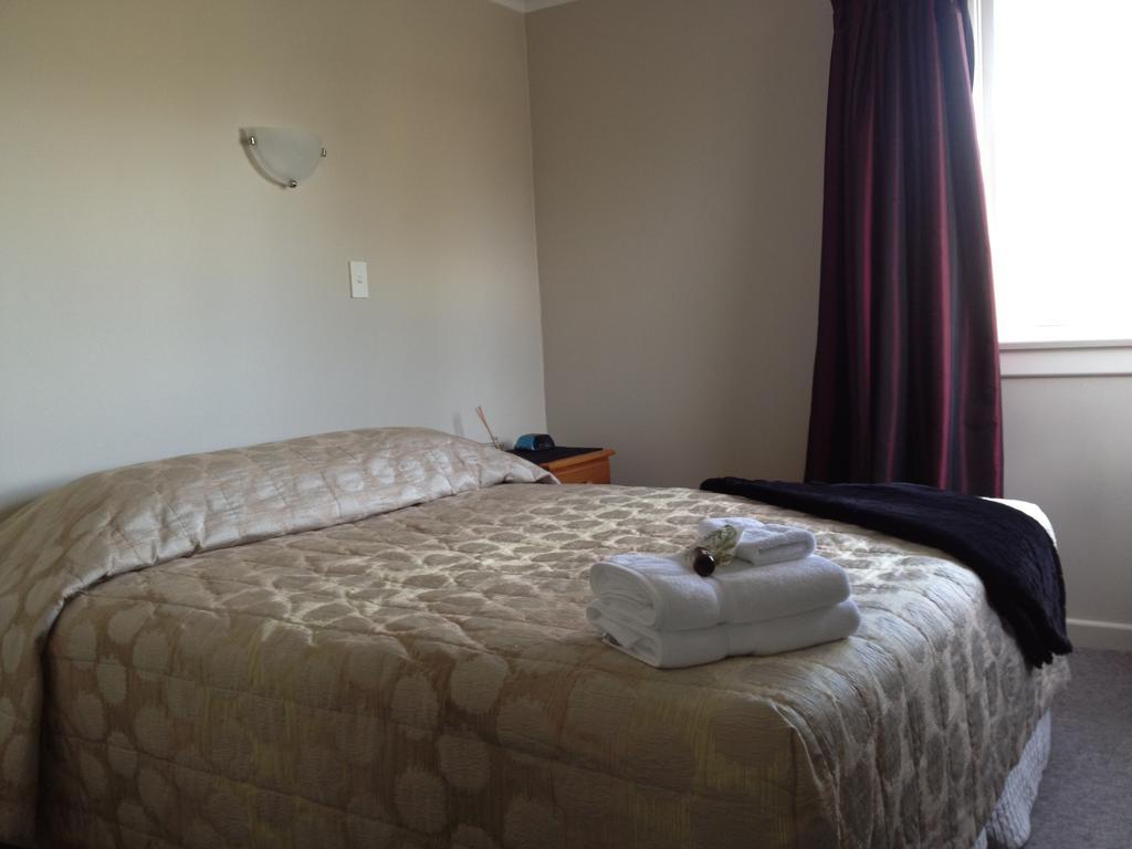 Lovett Lodge Invercargill Room photo