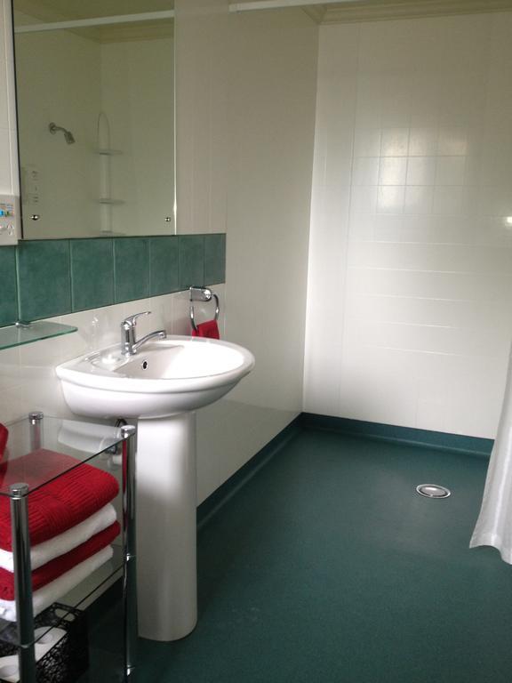 Lovett Lodge Invercargill Room photo